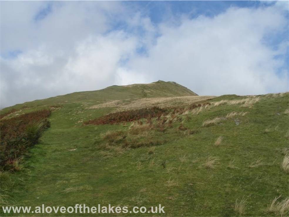From the car parking area the route up to Knott Rigg is very straightforward and the ridgeline is very quickly reached