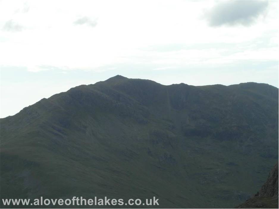 A love of the Lakes - Bowfell from the path to Harrison Stickle