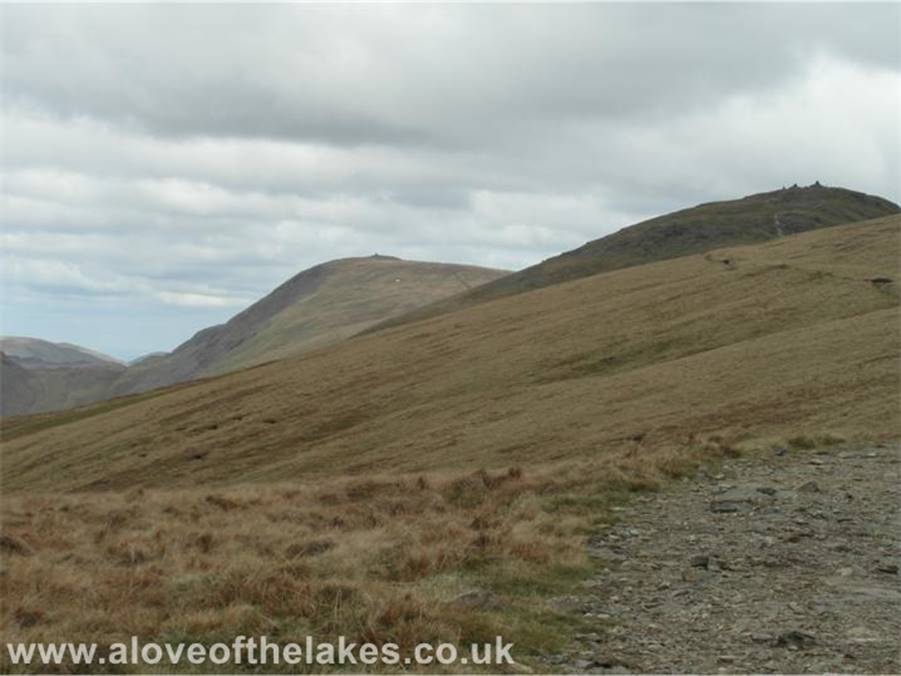 A love of the Lakes - From this point now you get a better appreciation of the extent of the walk. Here the summits of Ill Bell and Froswick