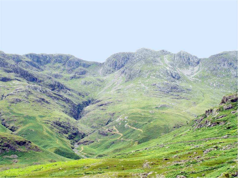 A love of the Lakes - The path up to the start of the Crinkle Crags ridge