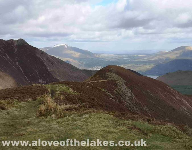 The path to Ard Crags