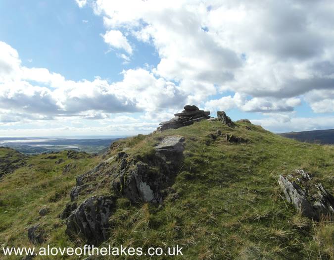 Passing the high part of the first rock outcrop