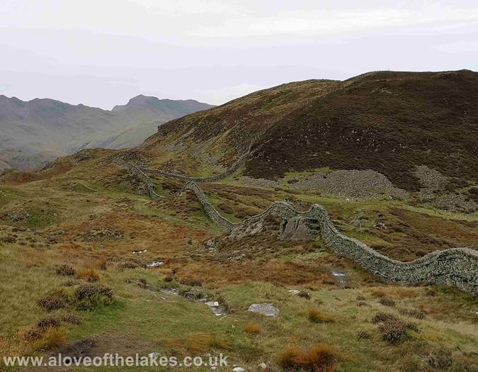 The undulating ridge wall